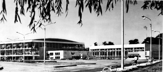 204 - Cluj. Sala sporturilor si piscina